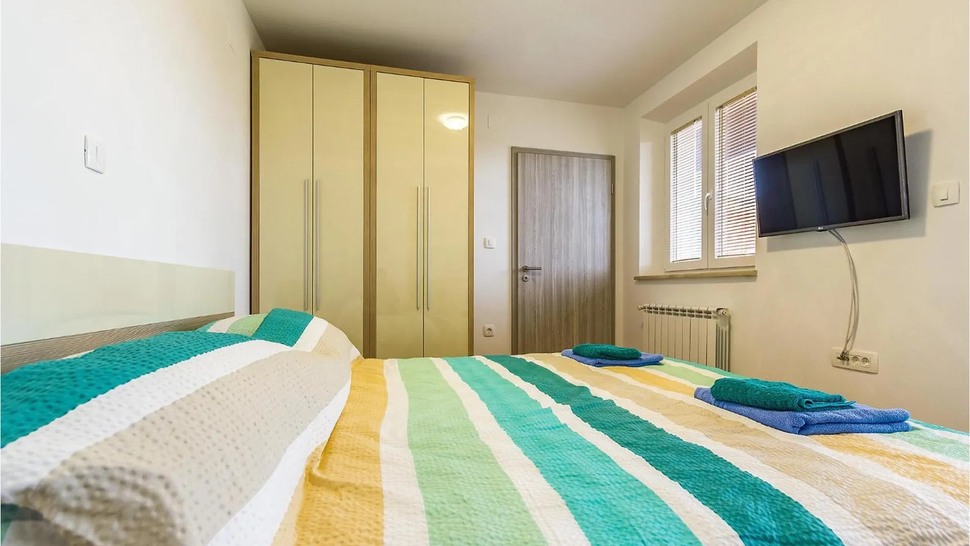 Cozy Home In Bratulici With Kitchen Hreljići Dom wakacyjny