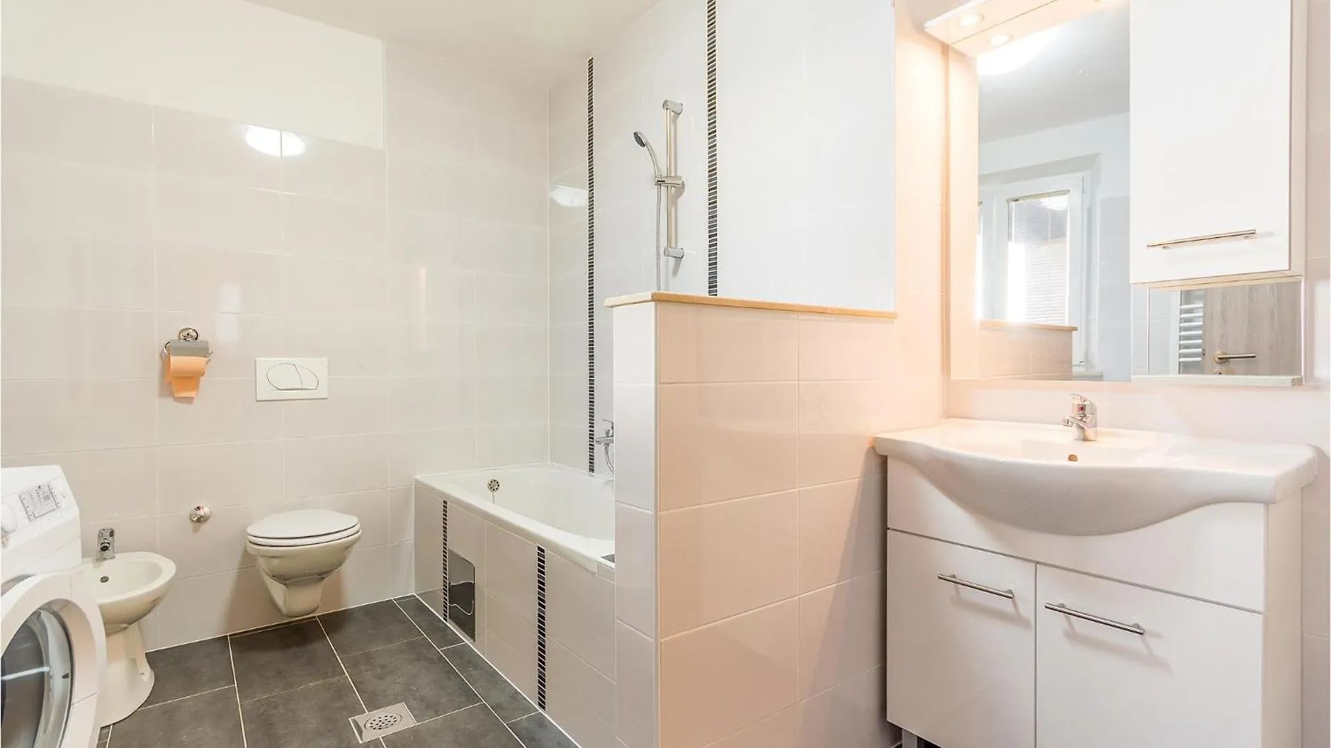 Cozy Home In Bratulici With Kitchen Hreljići 0*,  Chorwacja
